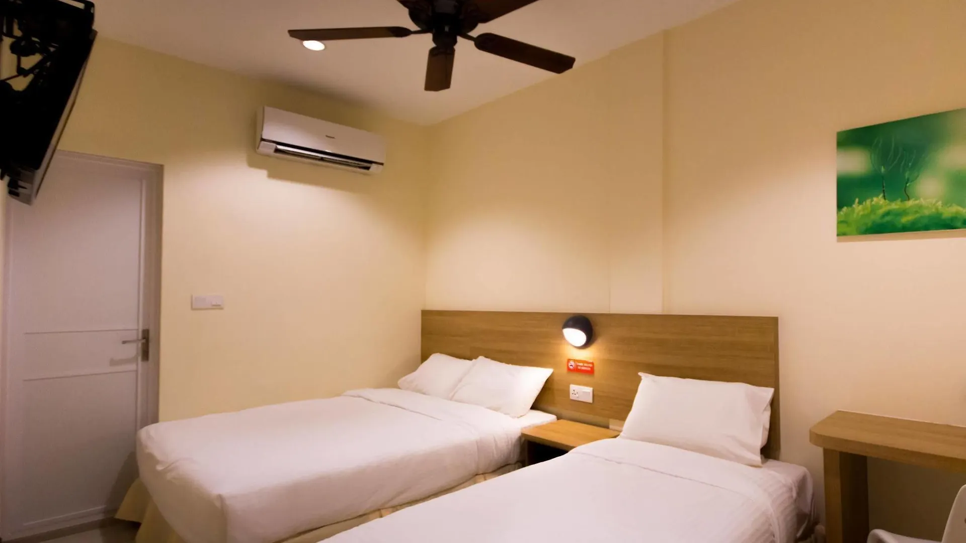 118 Hotel,Dato Keramat - Self Check In Джорджтаун Отель